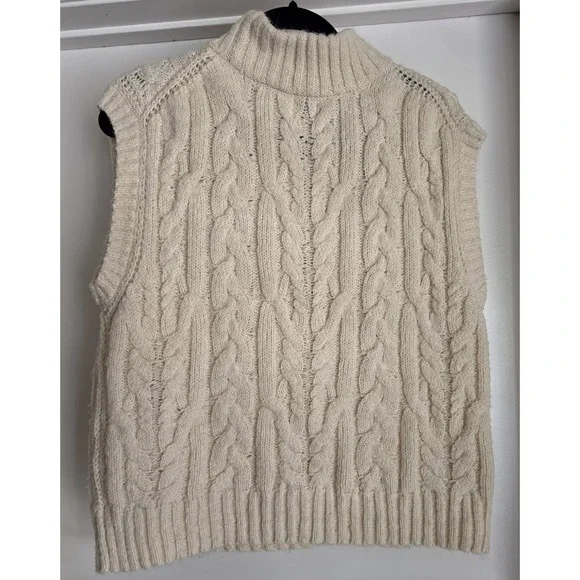 A New Day Women's Sweater Vest Size L Cream Cable Knit Polyester Spandex Blend - Picture 2 of 5